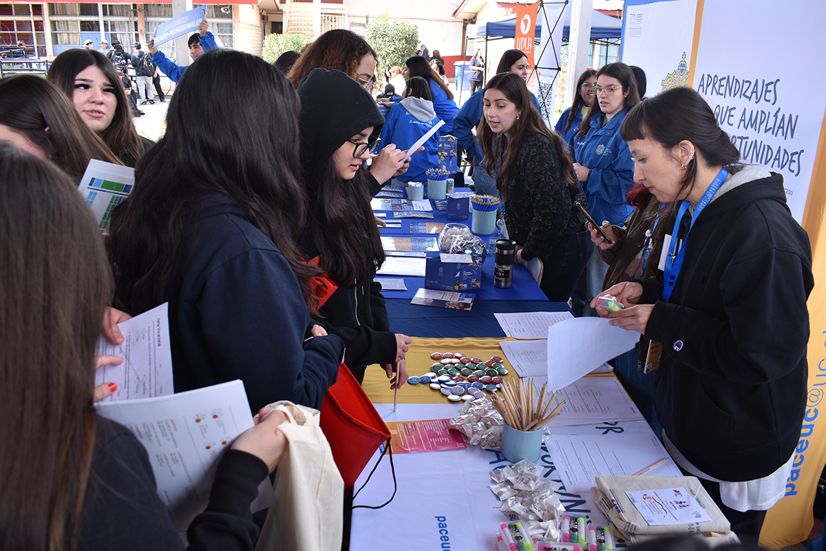 Más de 700 estudiantes participaron en la Feria Vocacional Formando ...